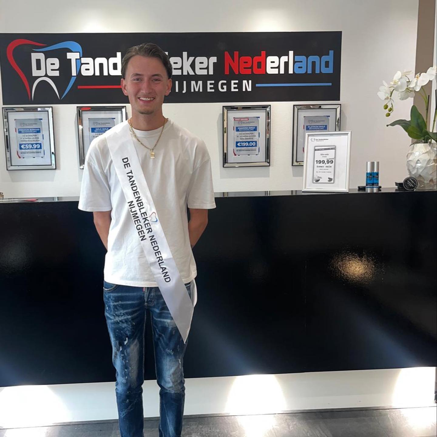 Resultaat 15 — glimlach na bleekbehandeling bij De Tandenbleker Nederland