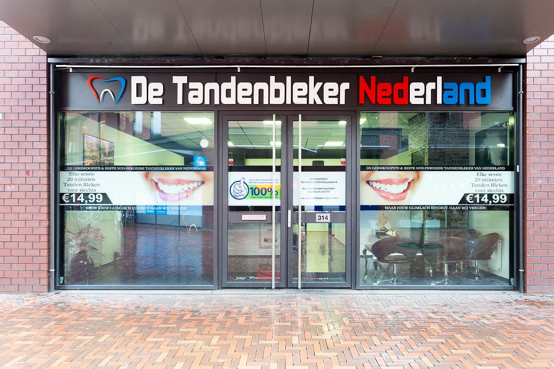 Pand van De Tandenbleker Nederland in Amsterdam
