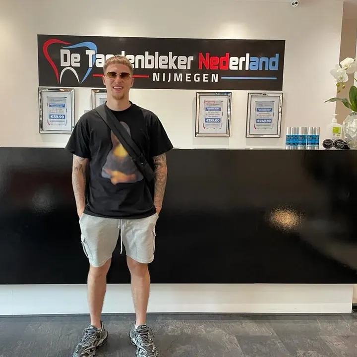 Resultaat 12 — glimlach na bleekbehandeling bij De Tandenbleker Nederland